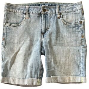 MUDD Light Wash Bermuda Denim Shorts – Size 11